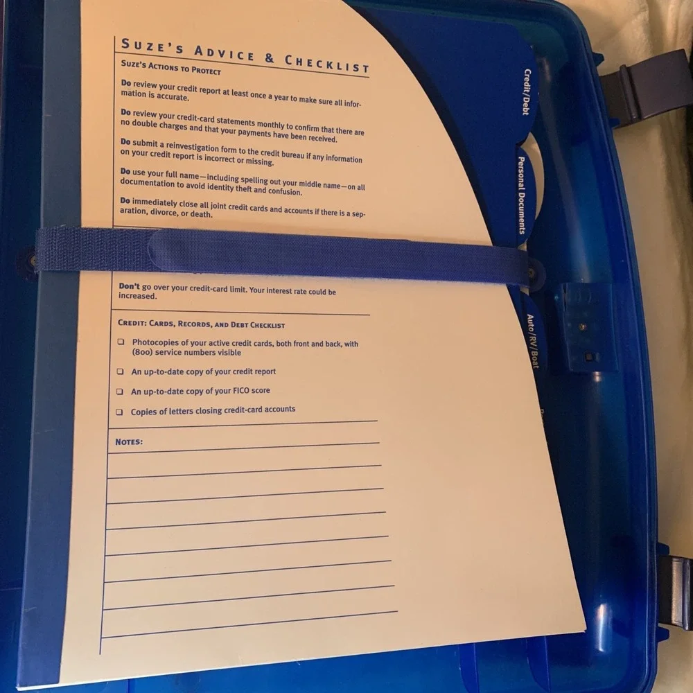 SUZE ORMAN ULTIMATE PROTECTION‎ PORTFOLIO Blue BRIEF CASE CD BOOKS Taxes & More